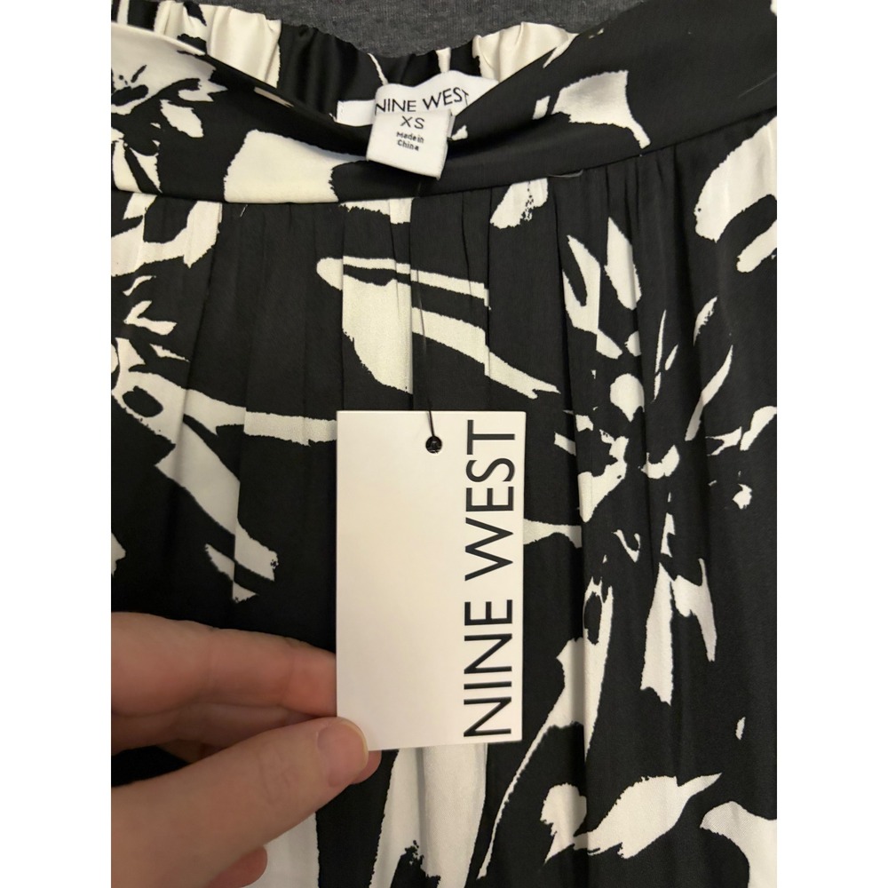 New Nine West Black White Floral Maxi Satin Skirt Tiered Elastic Waist XS - Picture 3 of 9
